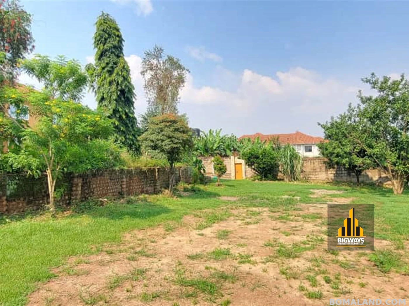 8 bedroom Storeyed house for sale in Kisaasi Kampala Uganda