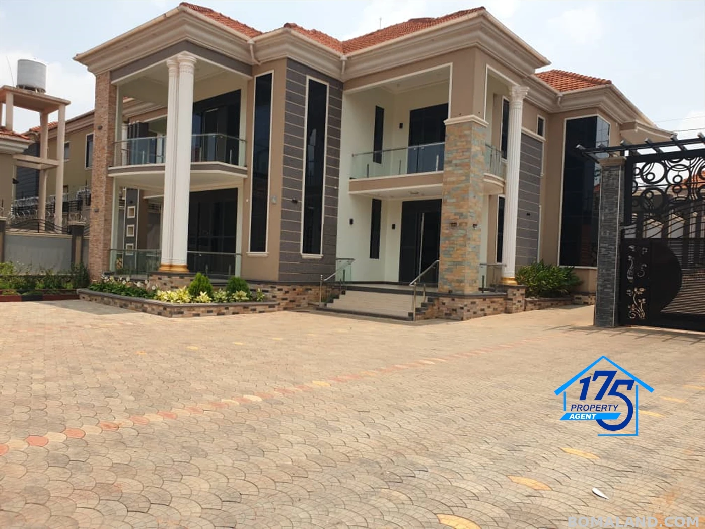 5 bedroom Duplex for sale in Kira Wakiso Uganda