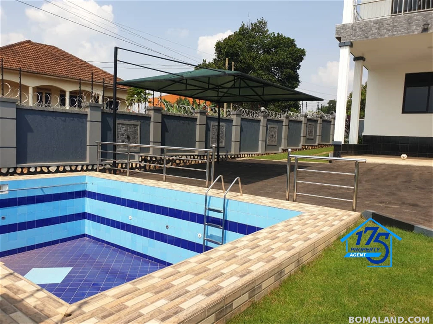 5 bedroom Duplex for sale in Najjera Wakiso Uganda