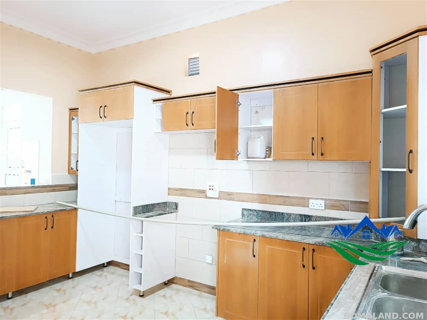 5 bedroom Bungalow for sale in Bwebajja Wakiso Uganda