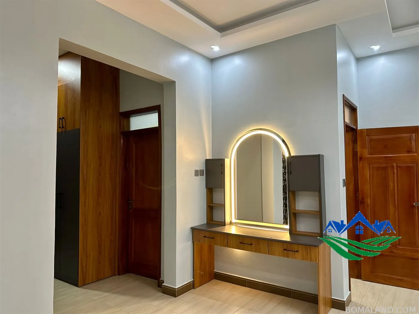 5 bedroom Mansion for sale in Bwebajja Wakiso Uganda