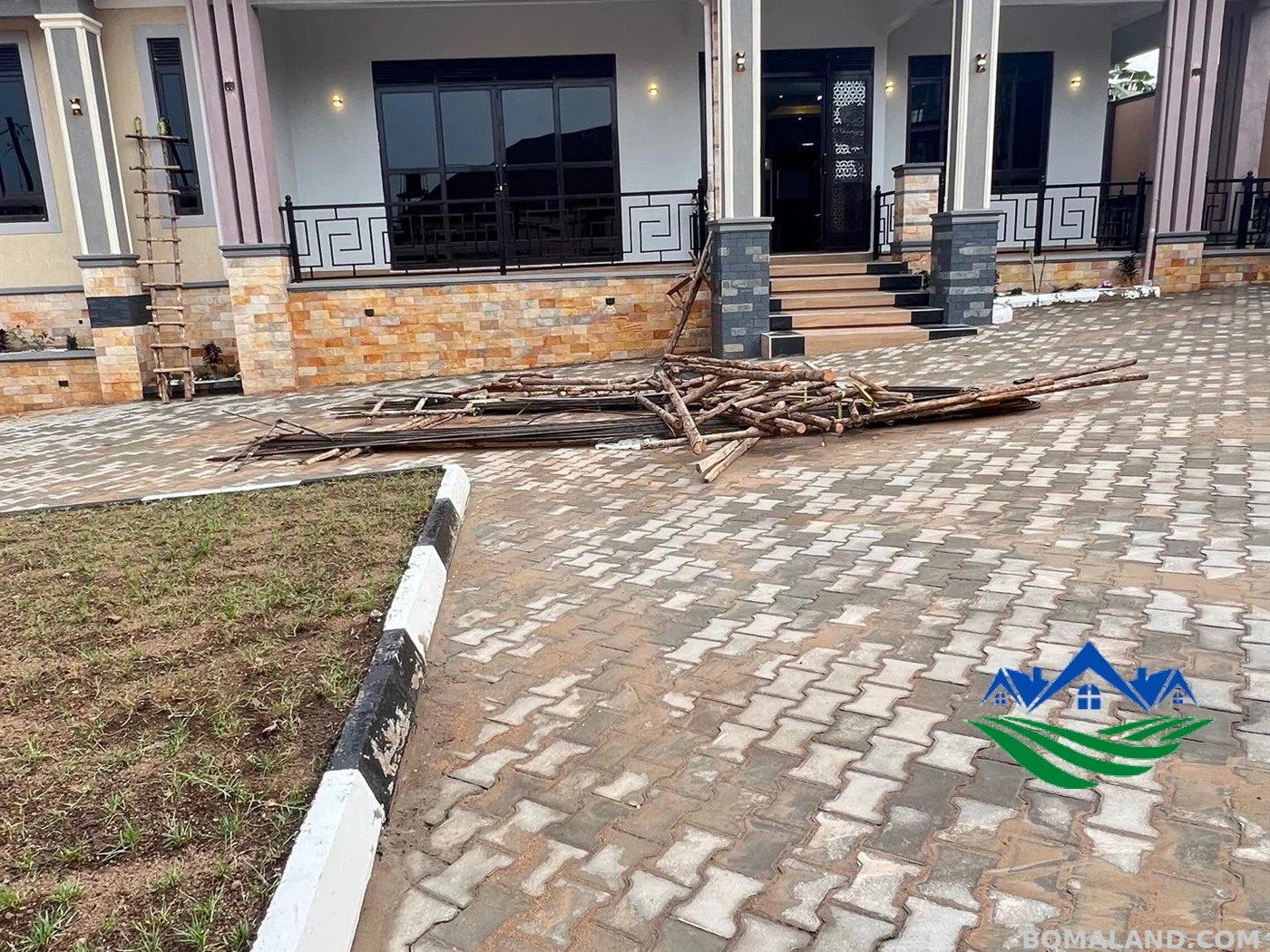 5 bedroom Bungalow for sale in Kitende Wakiso Uganda