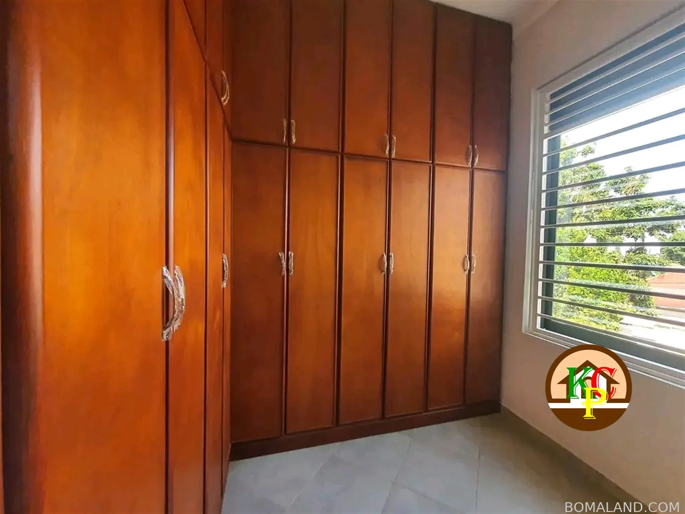 6 bedroom Mansion for rent in Munyonyo Kampala Uganda