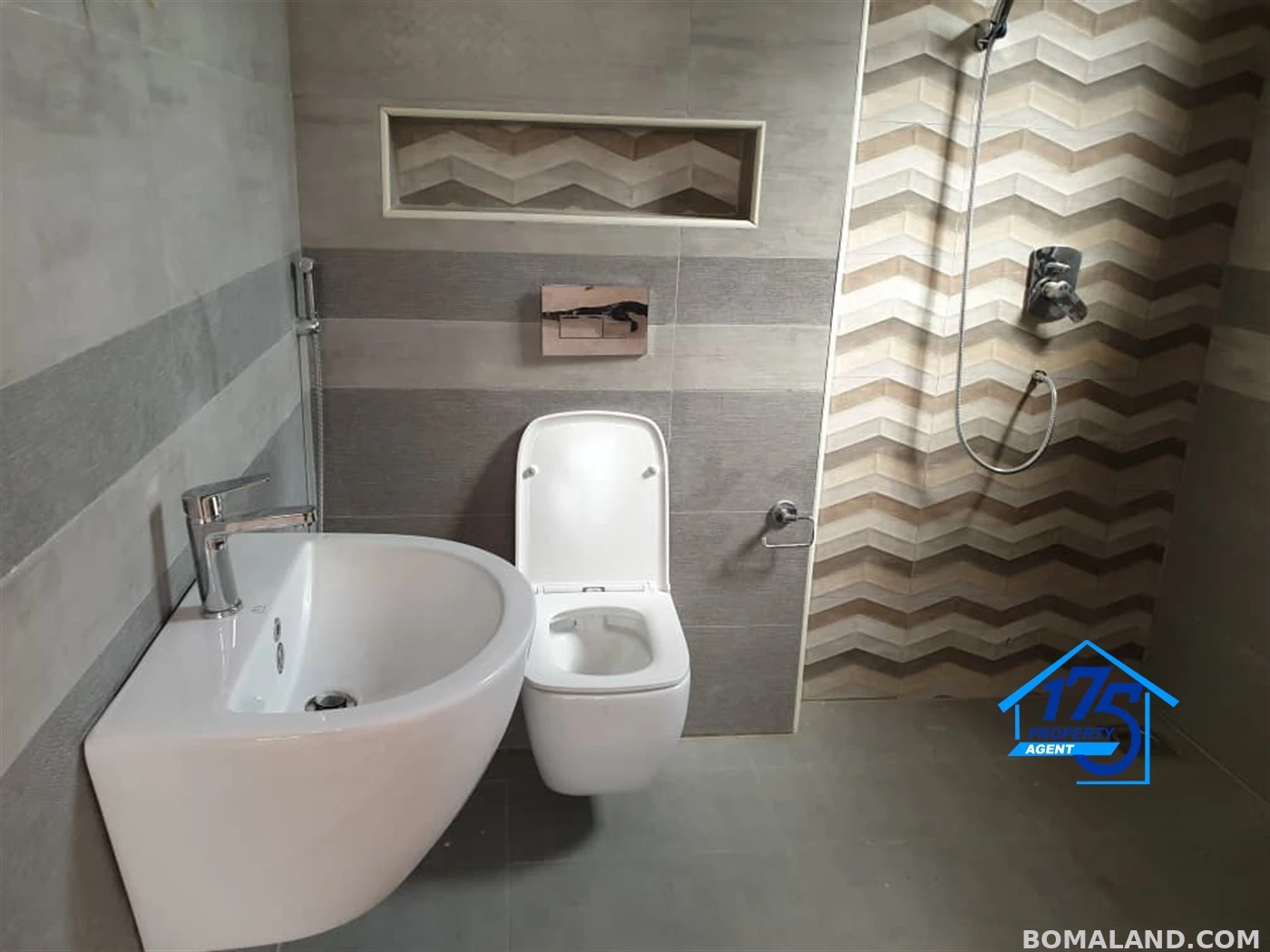 4 bedroom Duplex for sale in Entebbe Wakiso Uganda