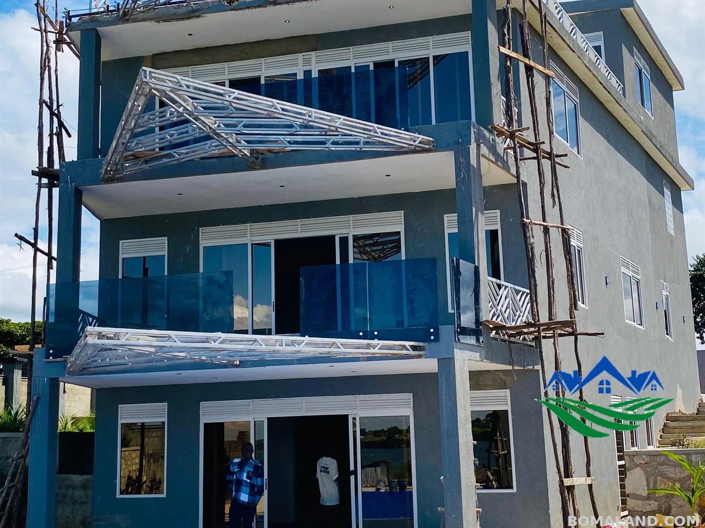 7 bedroom Mansion for sale in Kigo Wakiso Uganda