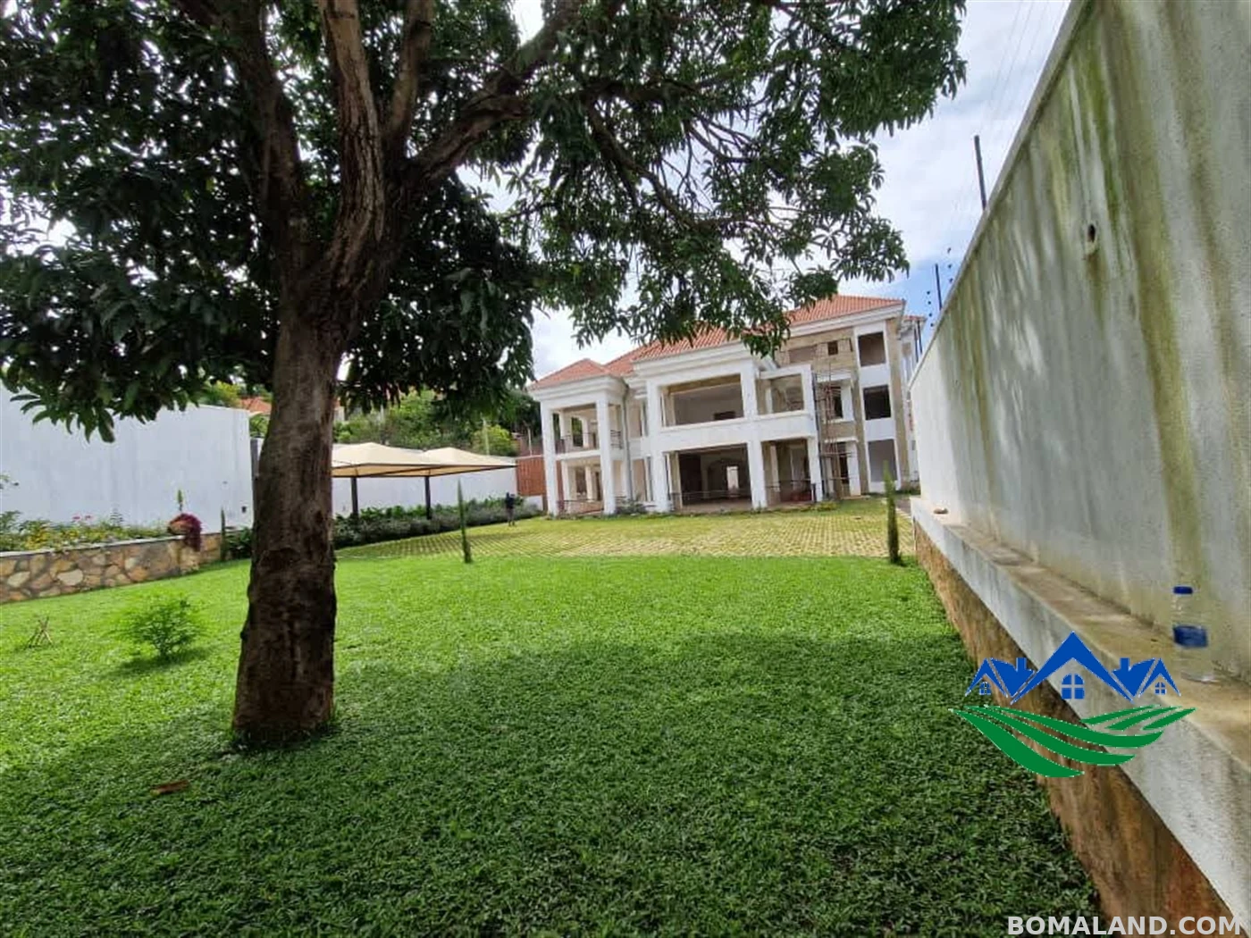 7 bedroom Mansion for sale in Lubowa Wakiso Uganda