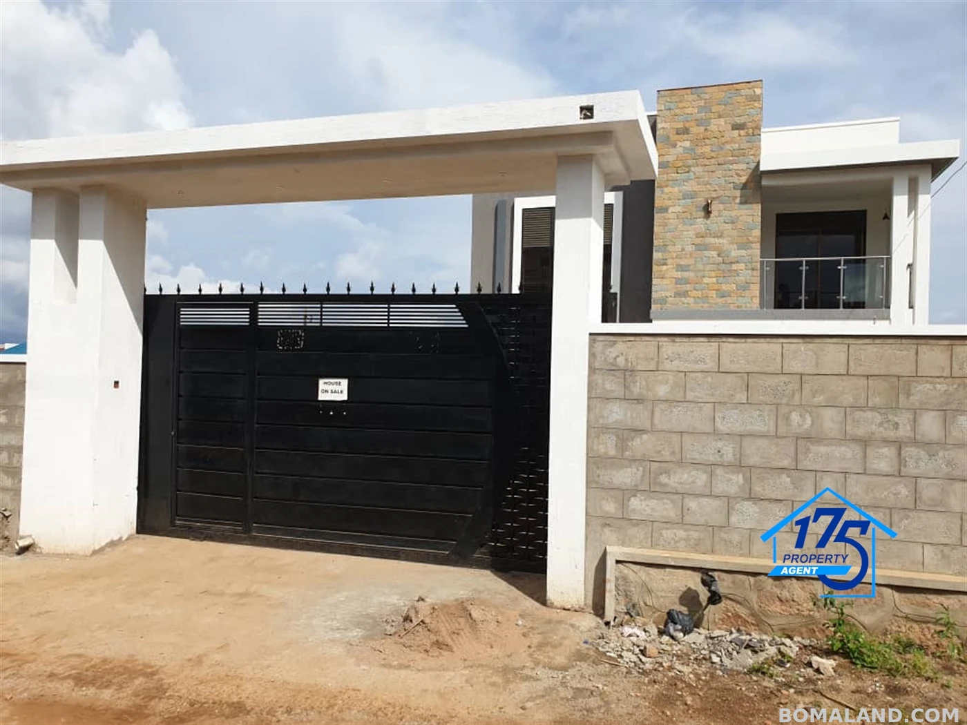 4 bedroom Duplex for sale in Entebbe Wakiso Uganda