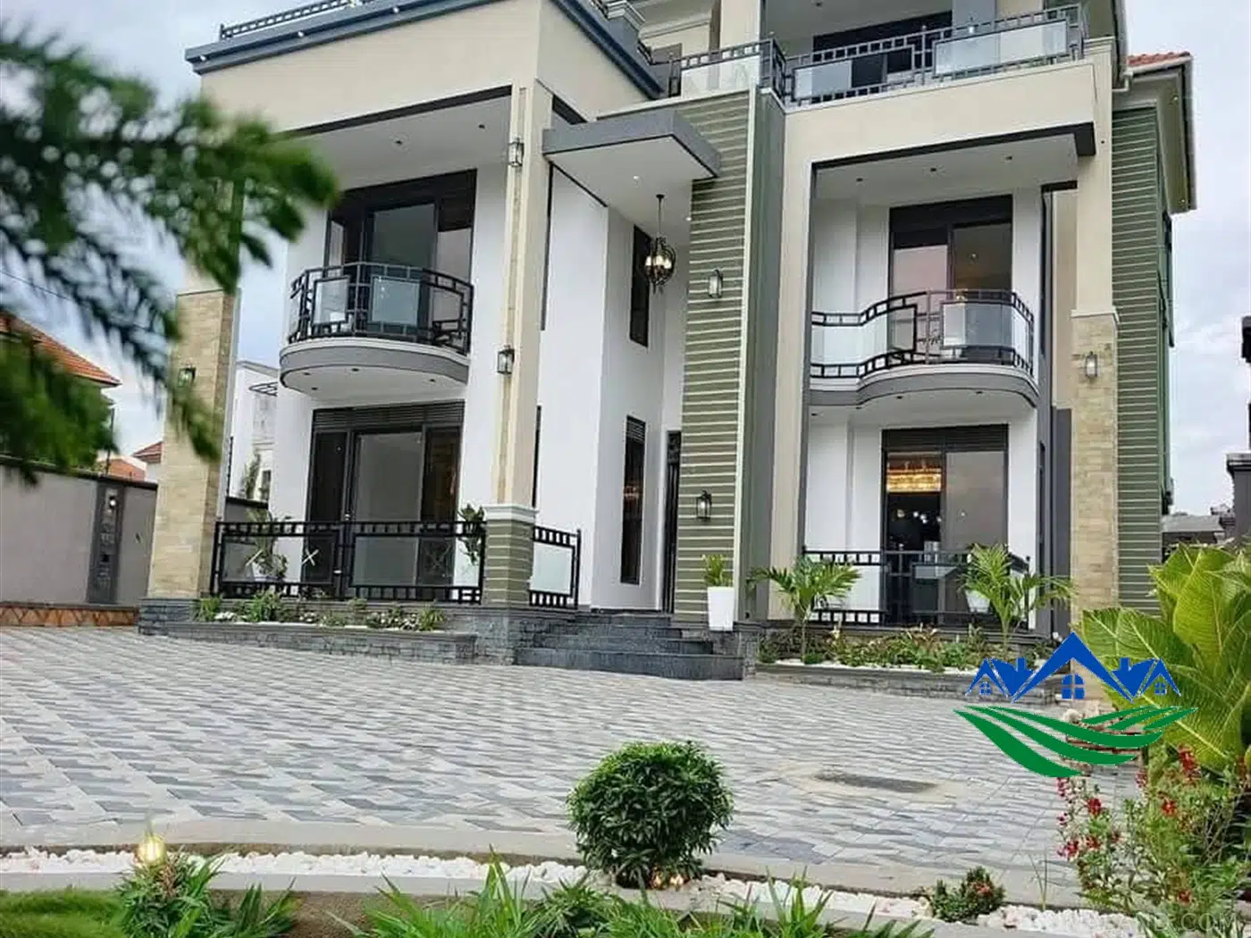 7 bedroom Mansion for sale in Kisaasi Wakiso Uganda