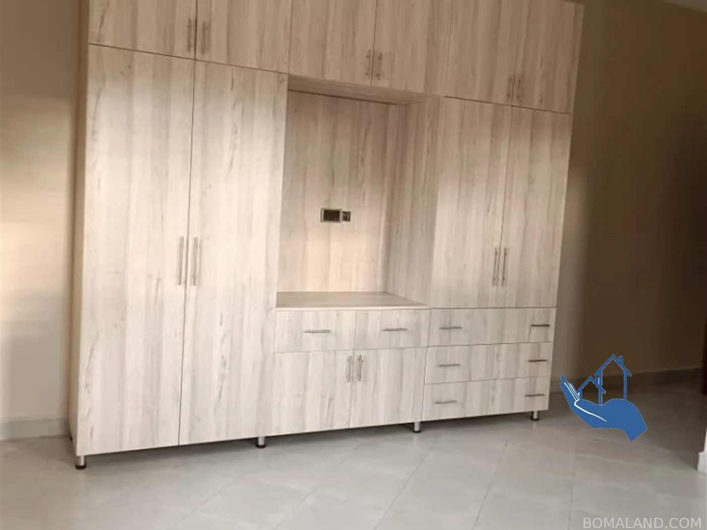 6 bedroom Mansion for sale in Kajjansi Wakiso Uganda