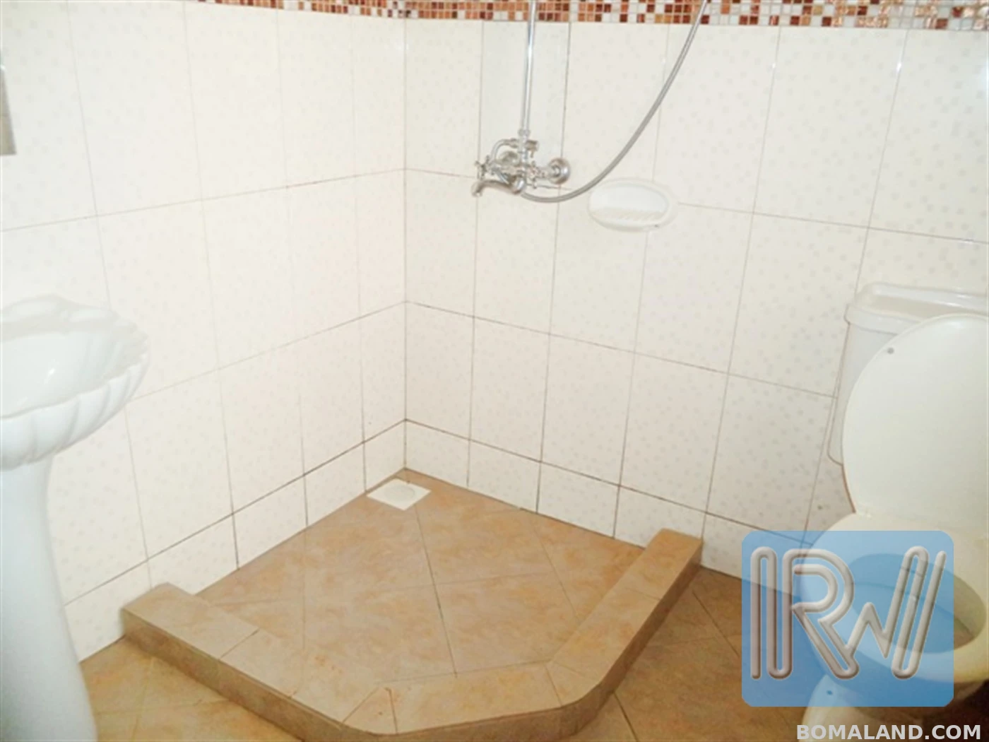 5 bedroom Storeyed house for sale in Entebbe Wakiso Uganda