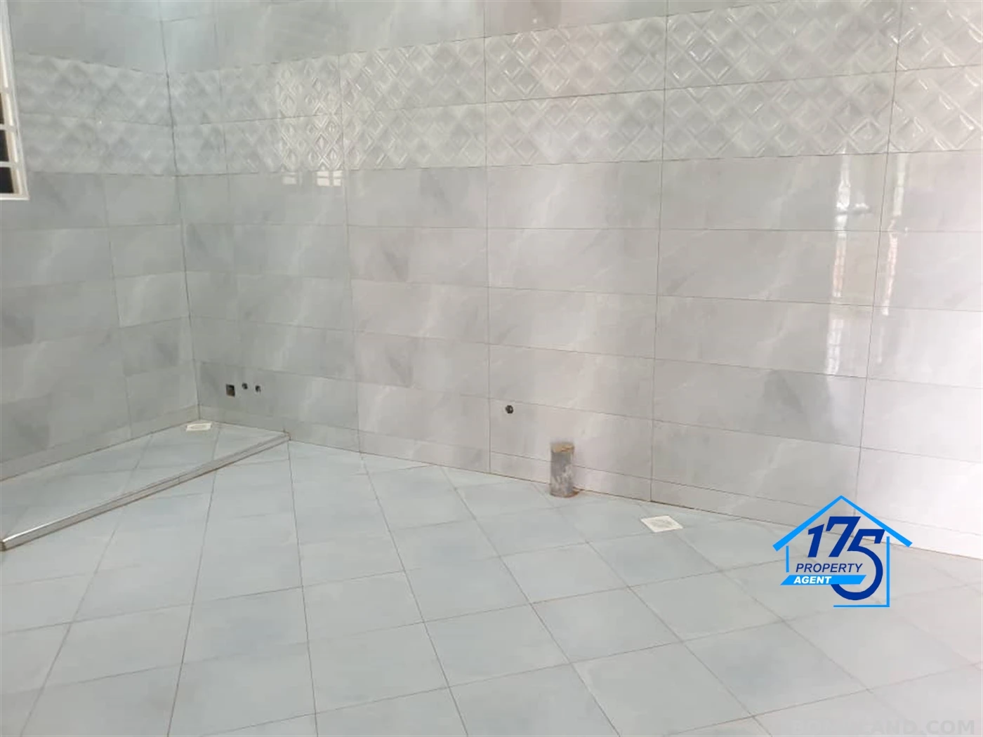 5 bedroom Duplex for sale in Kira Wakiso Uganda