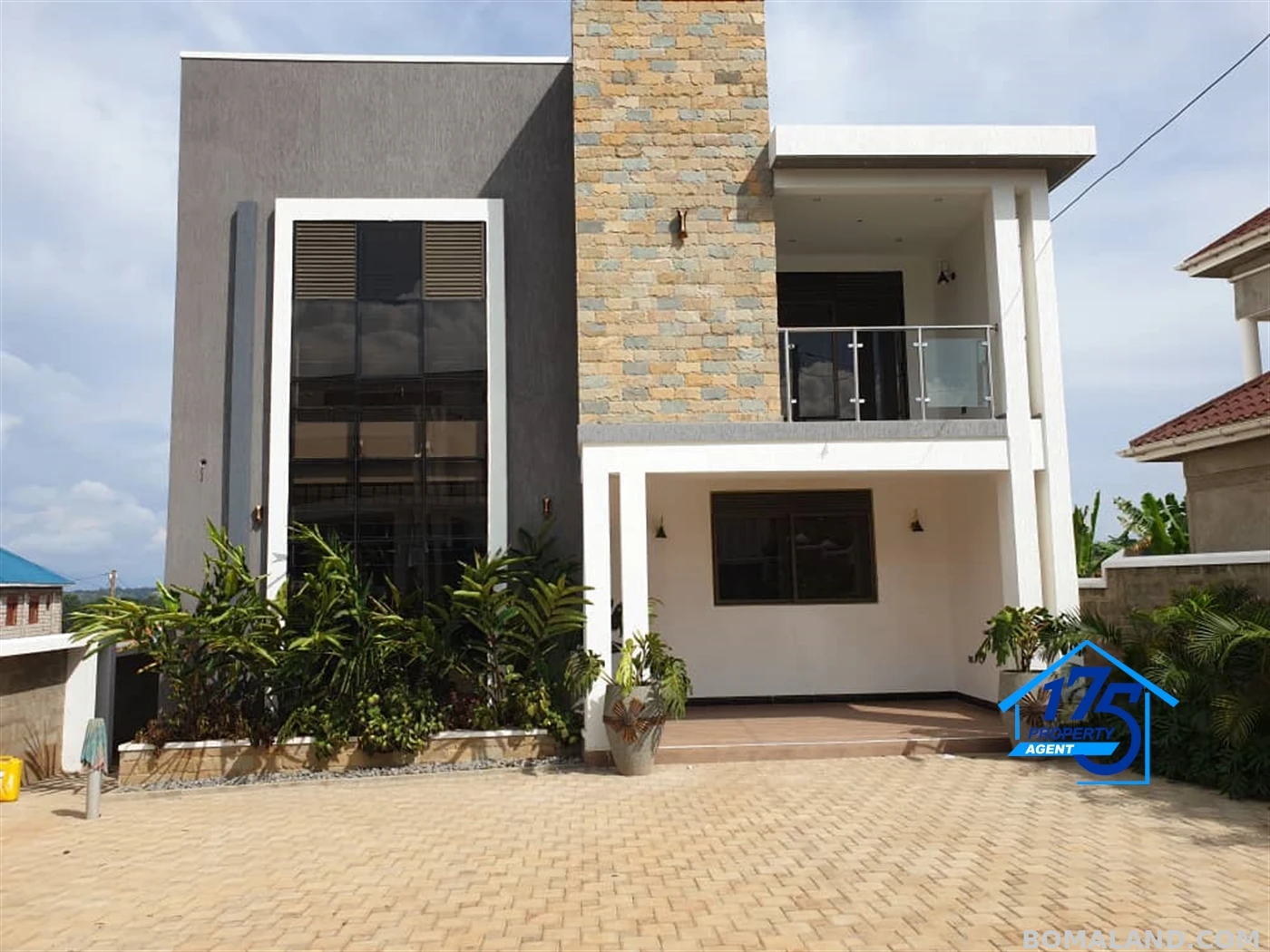 4 bedroom Duplex for sale in Entebbe Wakiso Uganda