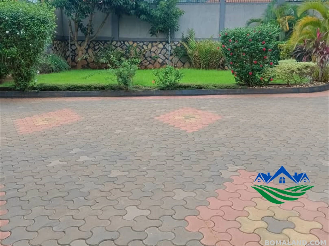 6 bedroom Mansion for sale in Bwebajja Wakiso Uganda