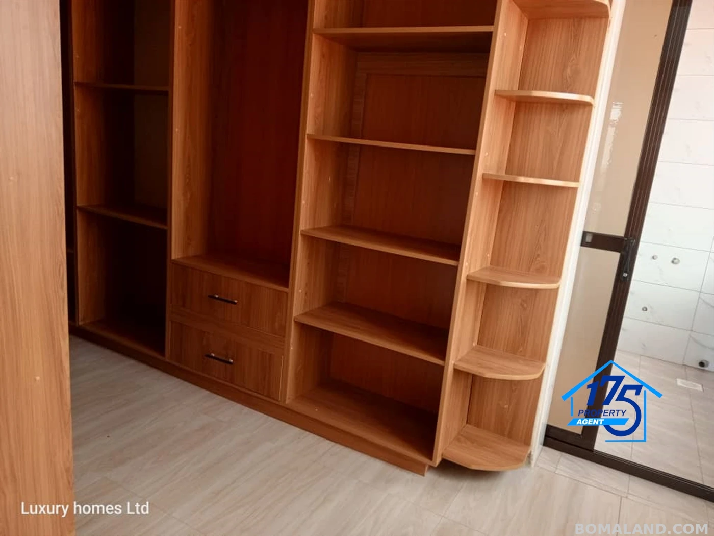 6 bedroom Duplex for sale in Kira Wakiso Uganda