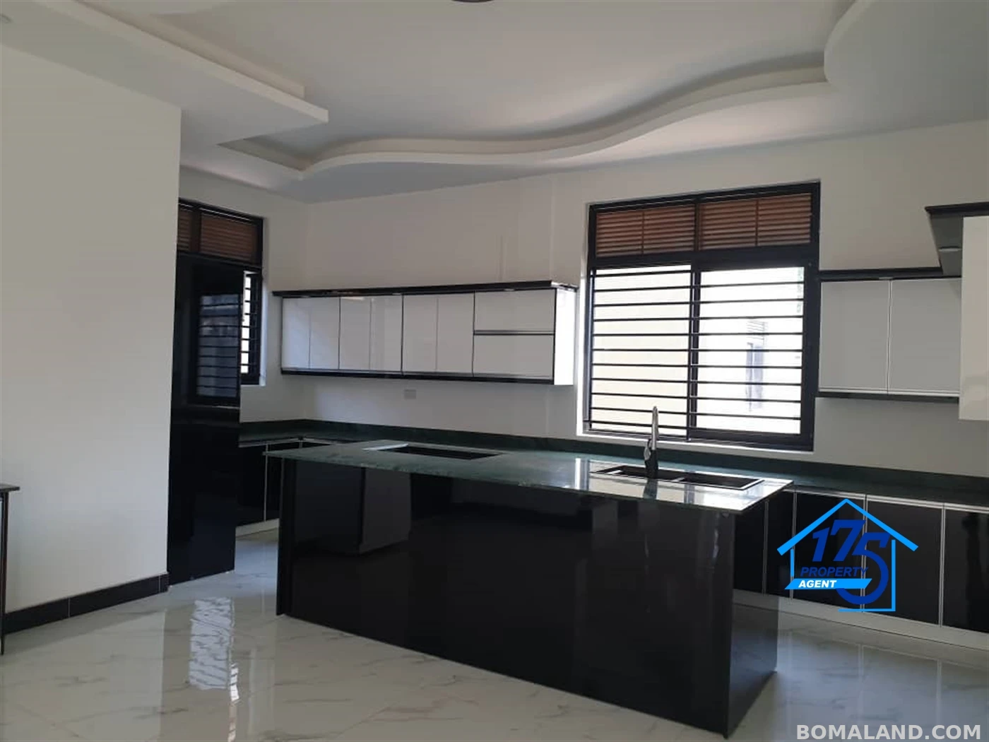 5 bedroom Duplex for sale in Najjera Wakiso Uganda