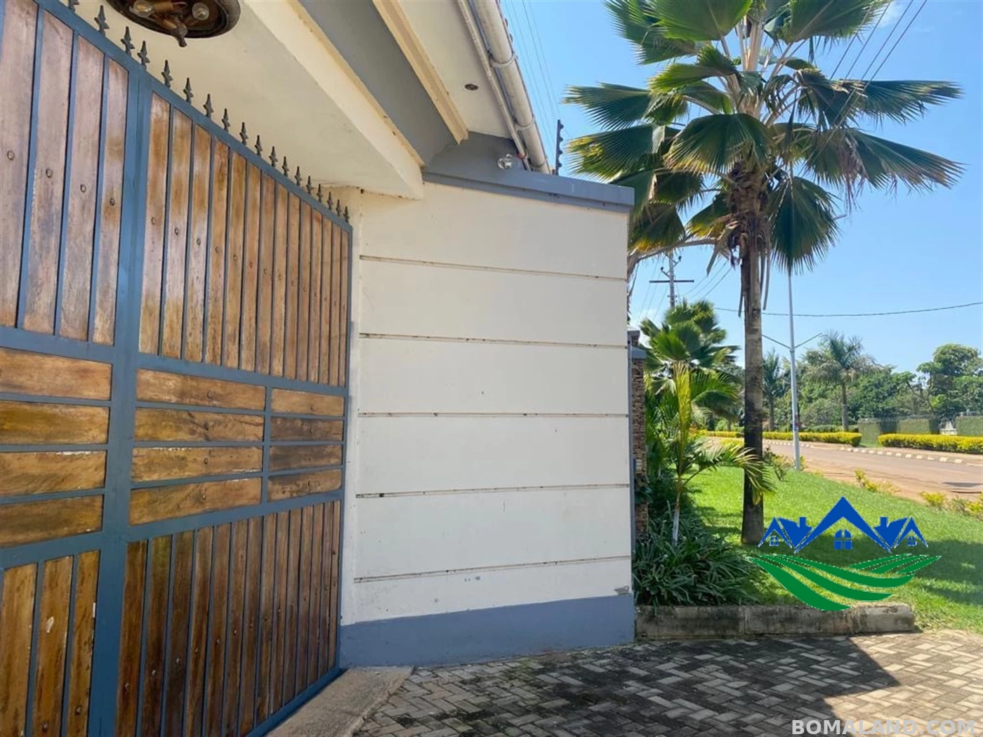 7 bedroom Mansion for sale in Entebbe Wakiso Uganda