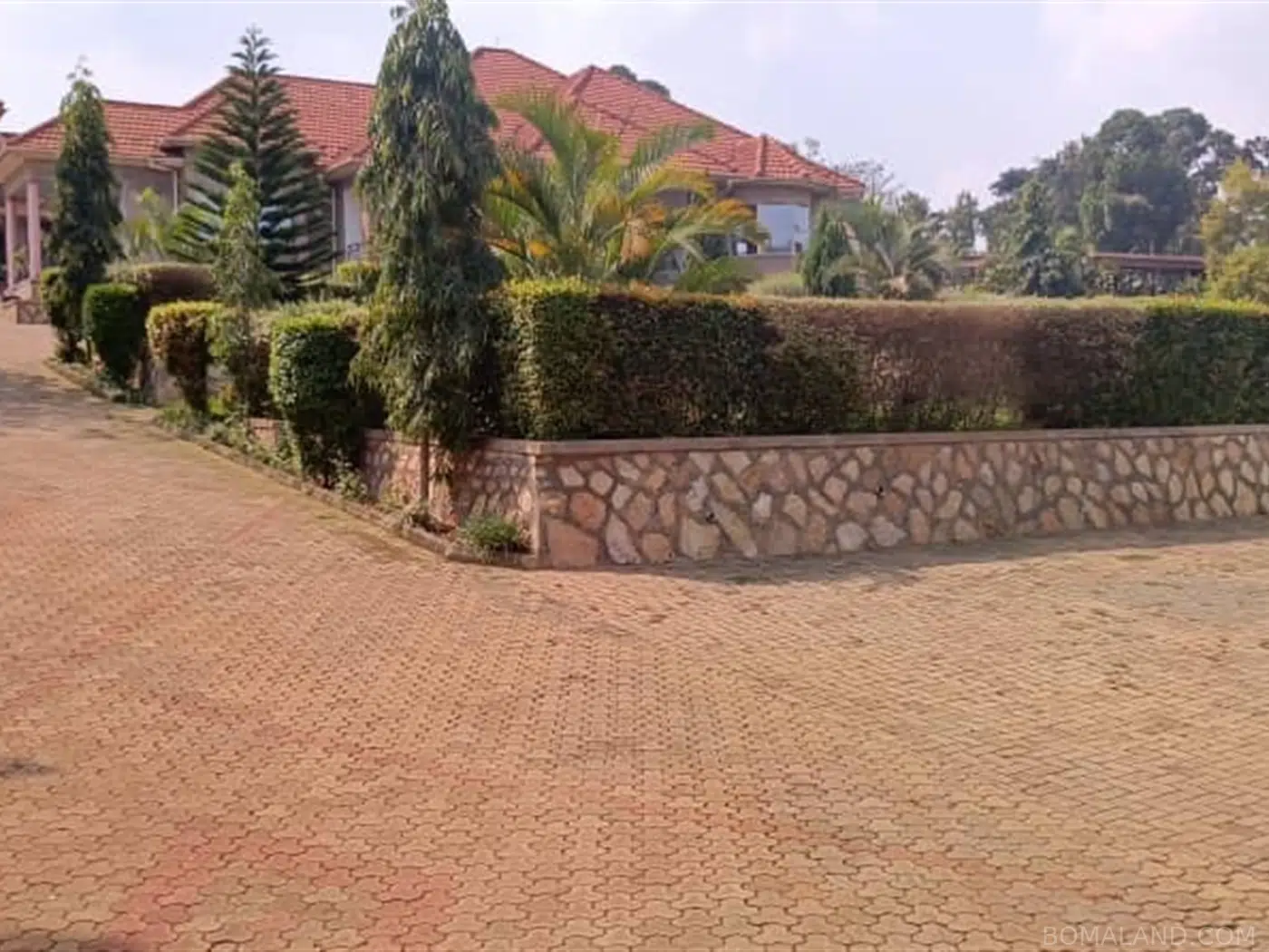 6 bedroom Bungalow for sale in Nakweelo Wakiso Uganda