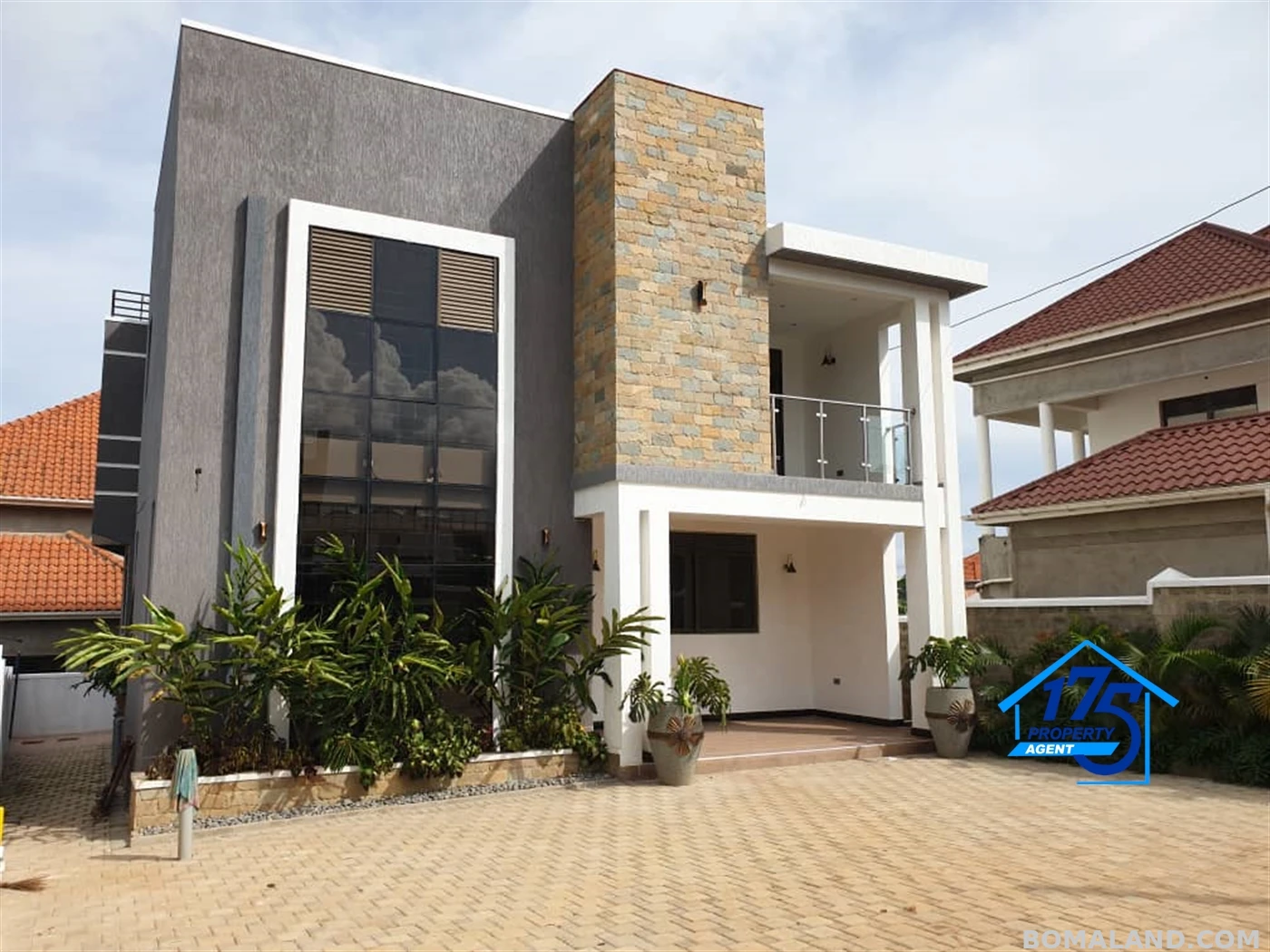 4 bedroom Duplex for sale in Entebbe Wakiso Uganda