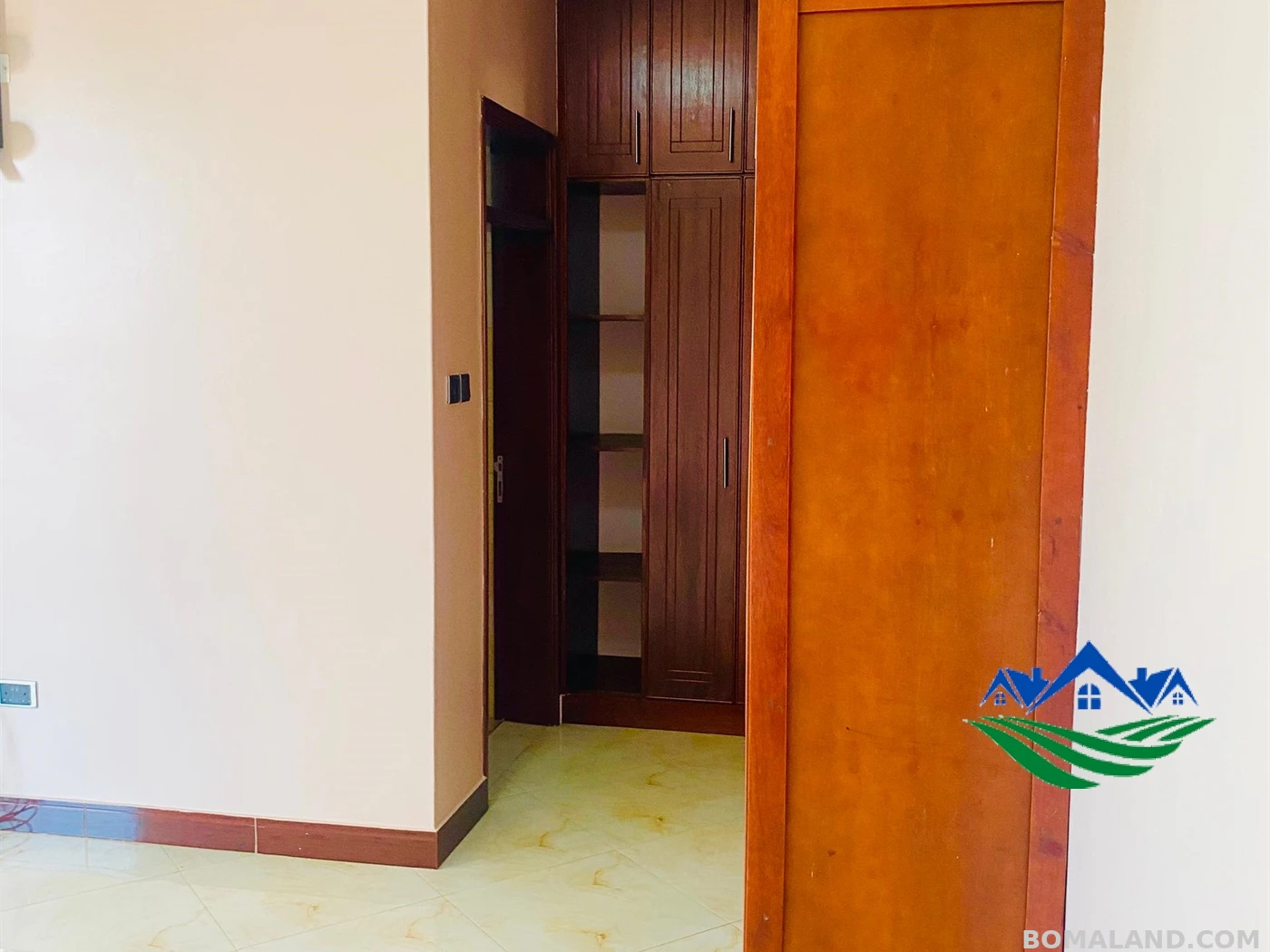 7 bedroom Mansion for sale in Munyonyo Wakiso Uganda