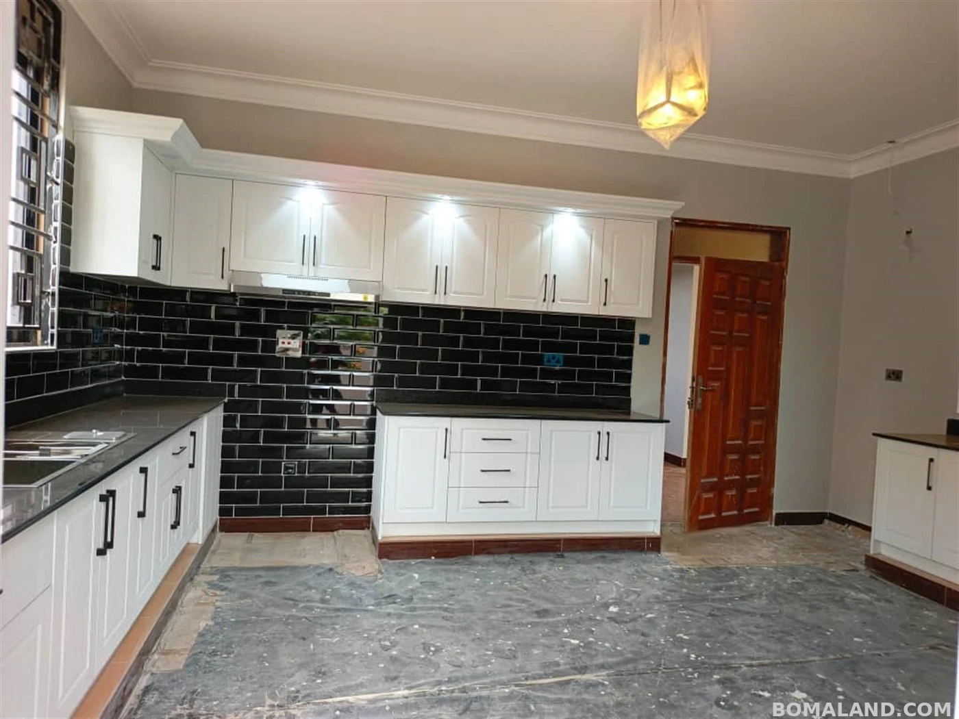 7 bedroom Villa for sale in Naalya Wakiso Uganda