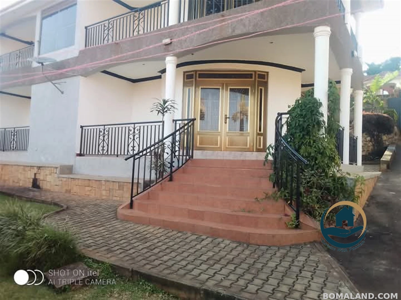 6 bedroom Villa for sale in Seguku Wakiso Uganda